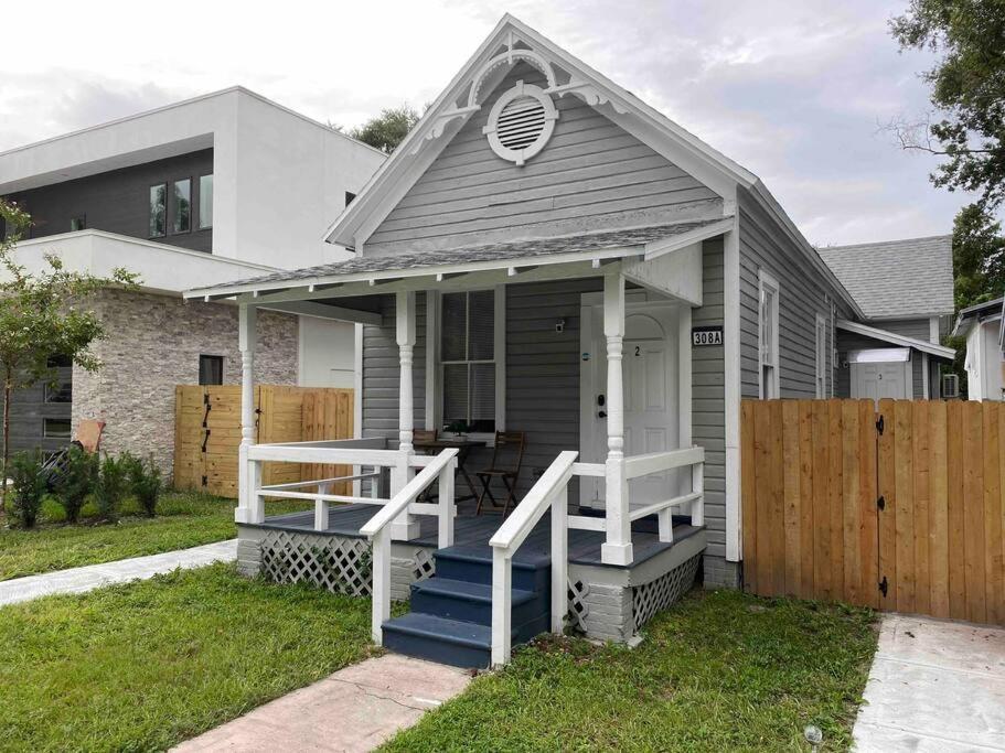 Cozy Studio Bungalow Steps To Armature Works Tampa Exterior photo