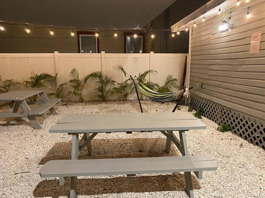 Cozy Studio Bungalow Steps To Armature Works Tampa Exterior photo