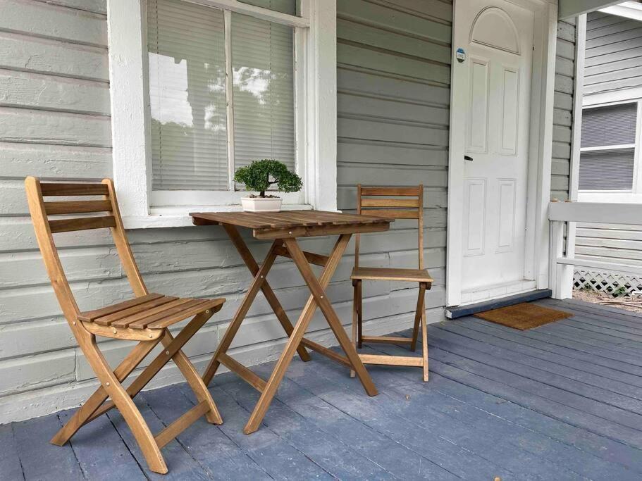 Cozy Studio Bungalow Steps To Armature Works Tampa Exterior photo