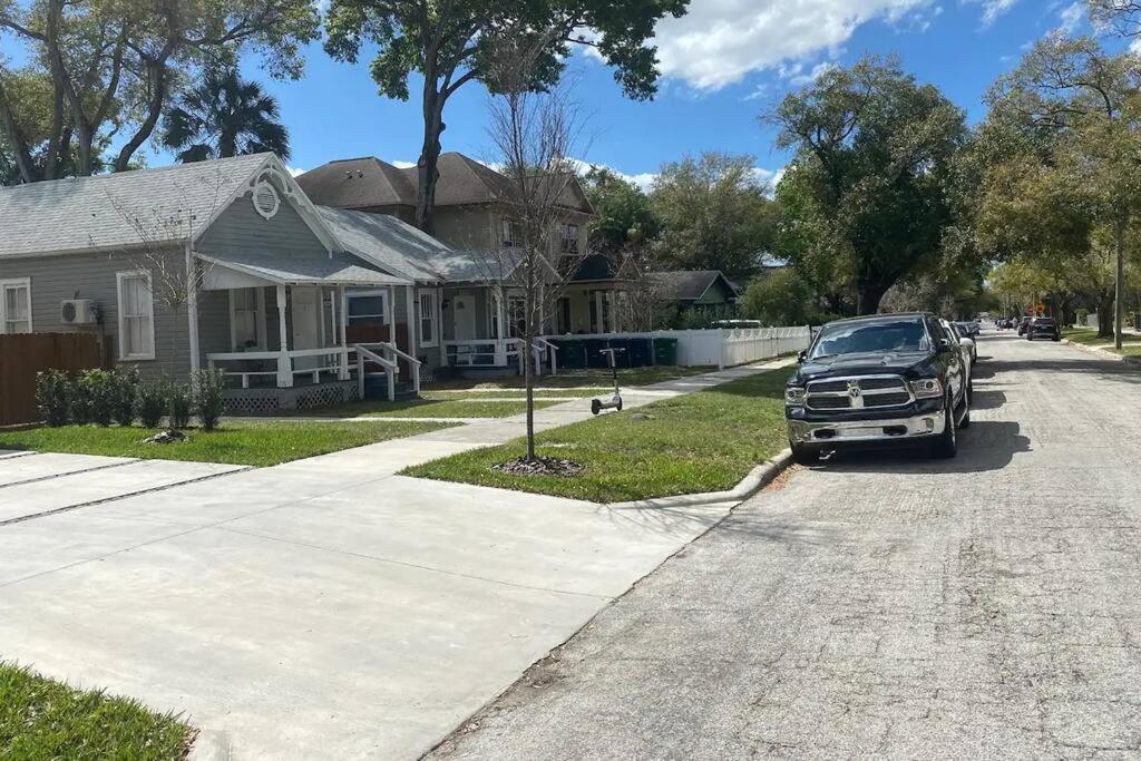 Cozy Studio Bungalow Steps To Armature Works Tampa Exterior photo